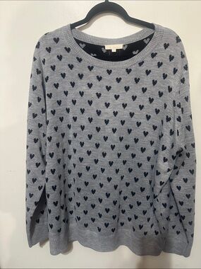 Gray Heart Pattern Crewneck Sweater - Women's